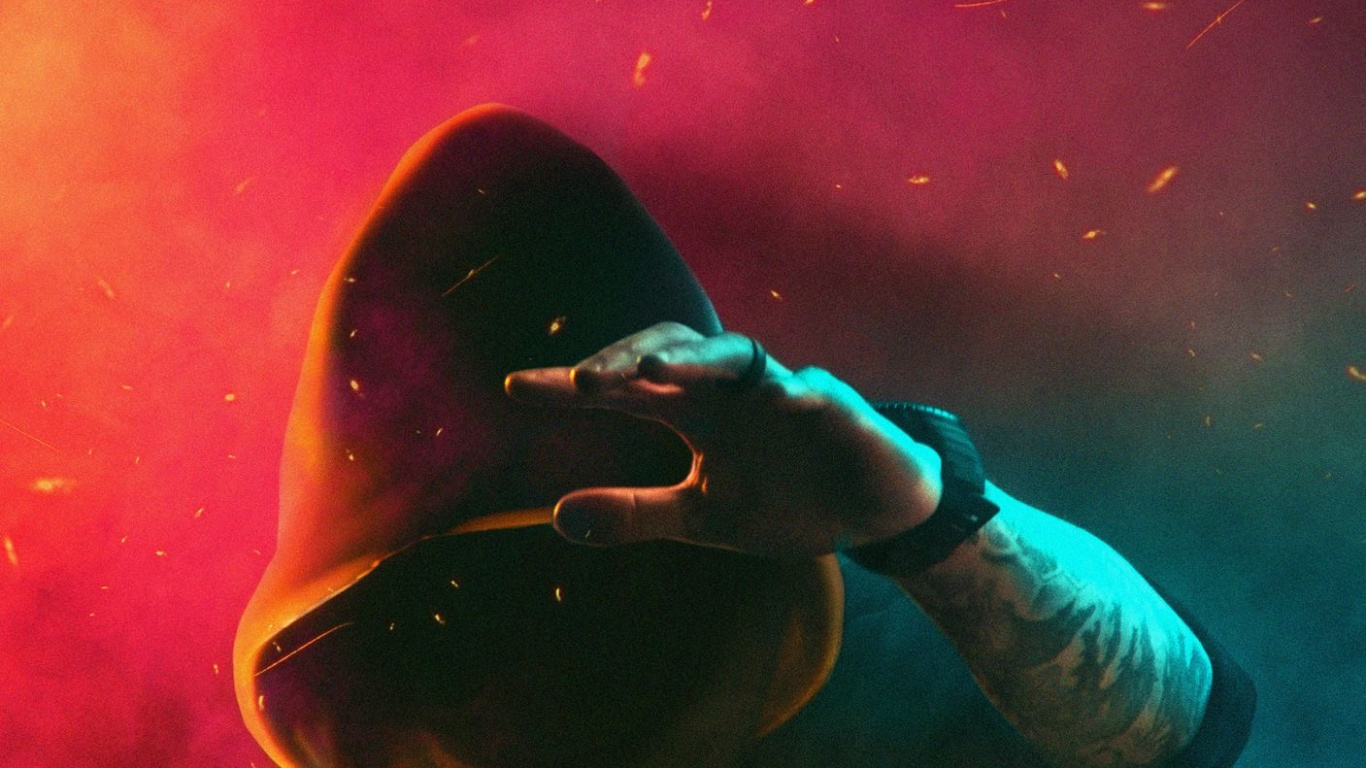 Обои инь и Ян, испытание на отжимания, микрофон, шляпа, шапка в разрешении 1366x768