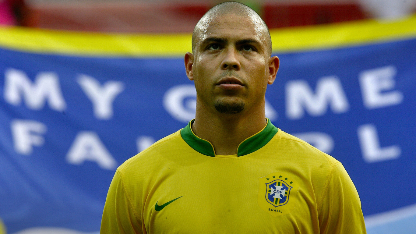 Обои Кристиано Роналдо, игрок, командный вид спорта, занятие спортом, футболист в разрешении 1366x768