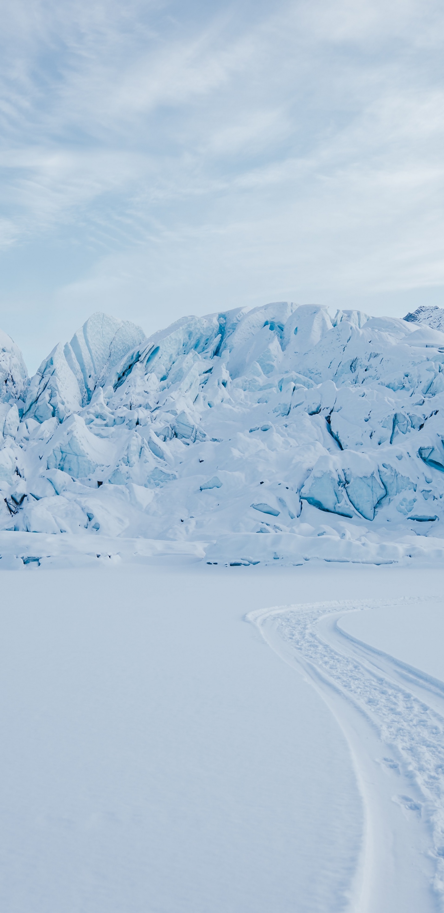 Обои зима, обложка альбома, облако, гора, снег в разрешении 1440x2960