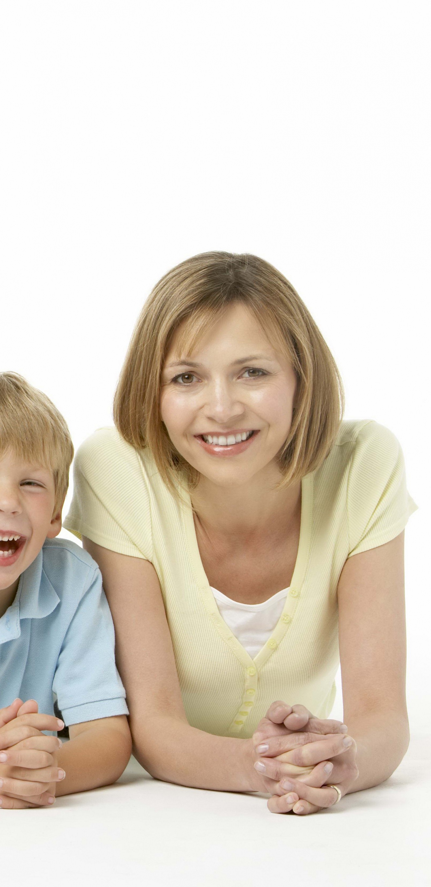 Обои семья, люди, ребенок, забава, пожилой человек в разрешении 1440x2960