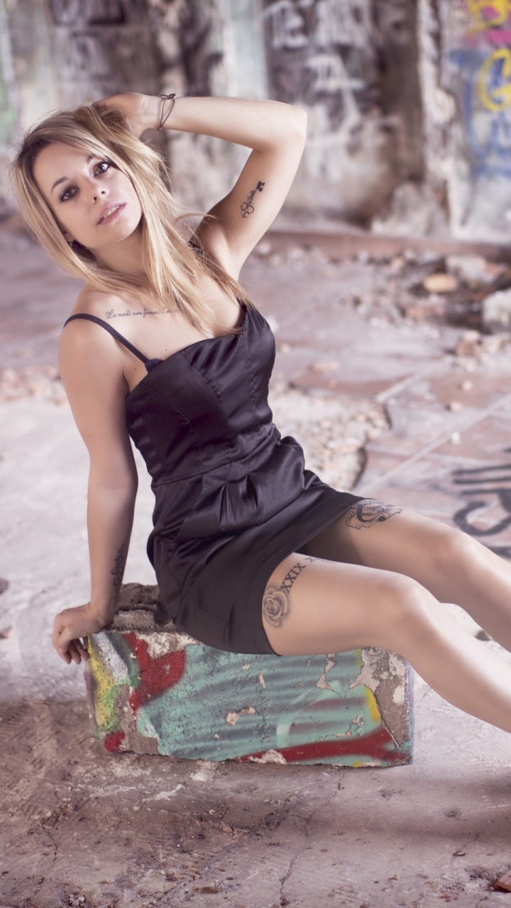 Обои модель, красота, нога, фэшн, обувь в разрешении 720x1280