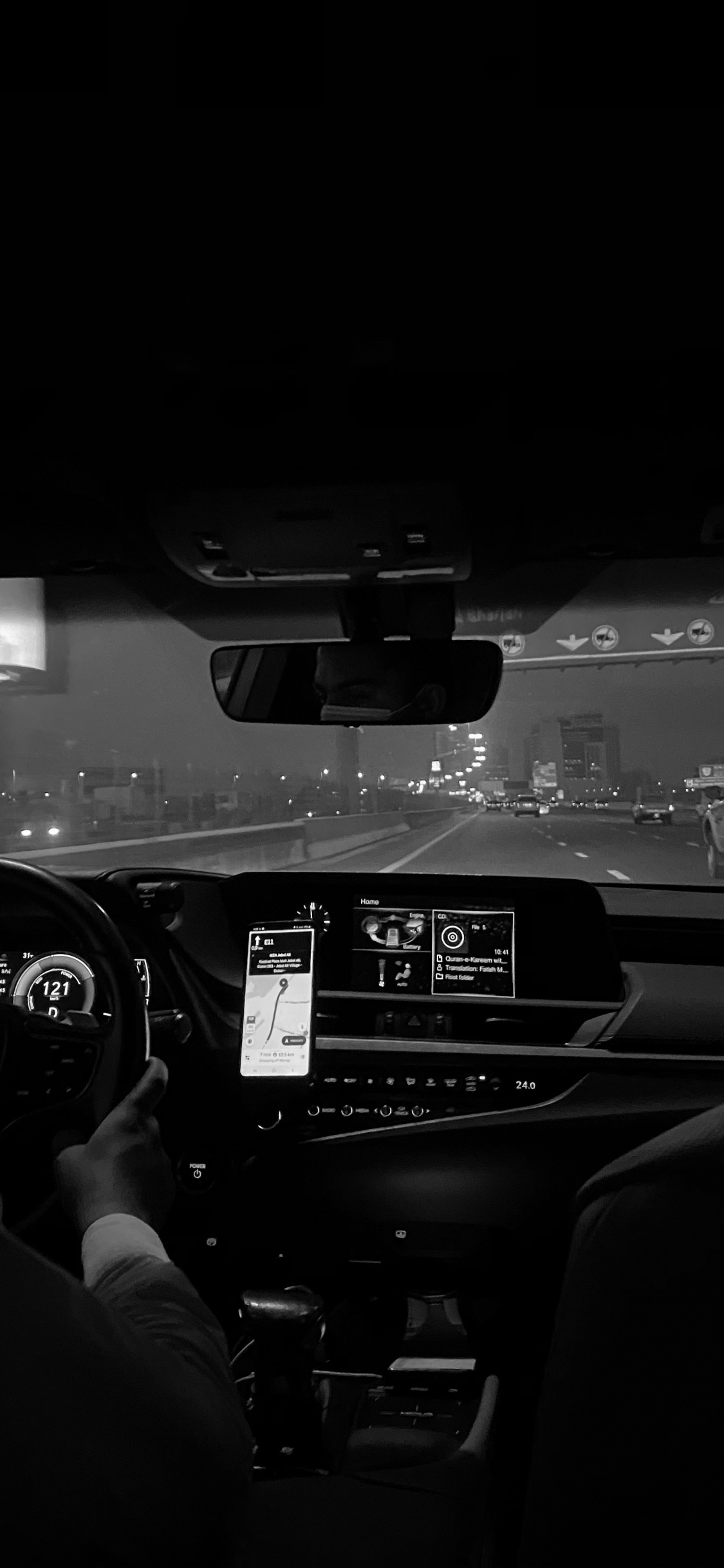 Обои свет, Король, автомобильное зеркало, стекло, зеркало заднего вида в разрешении 1125x2436