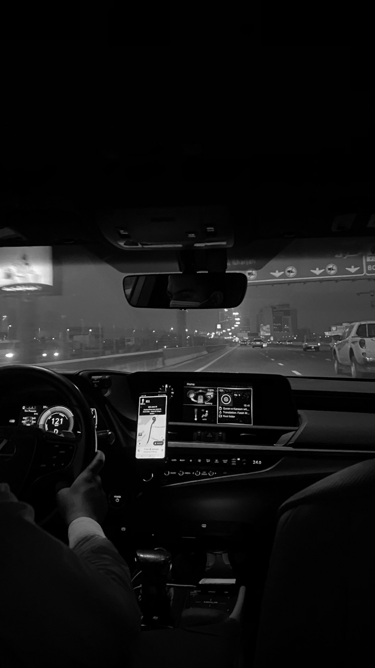 Обои свет, Король, автомобильное зеркало, стекло, зеркало заднего вида в разрешении 750x1334