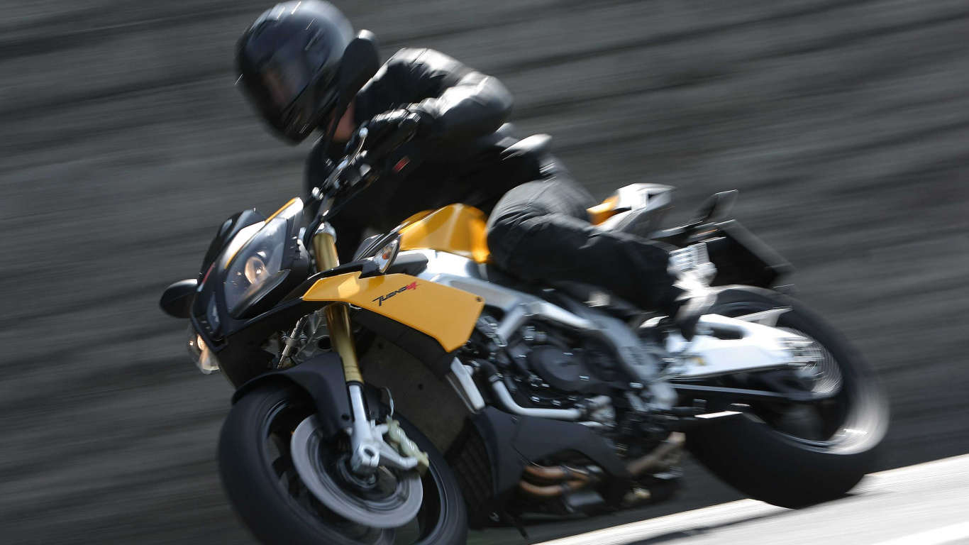 Обои мотоцикл, aprilia tuono, aprilia rsv4, априлия, шина в разрешении 1366x768