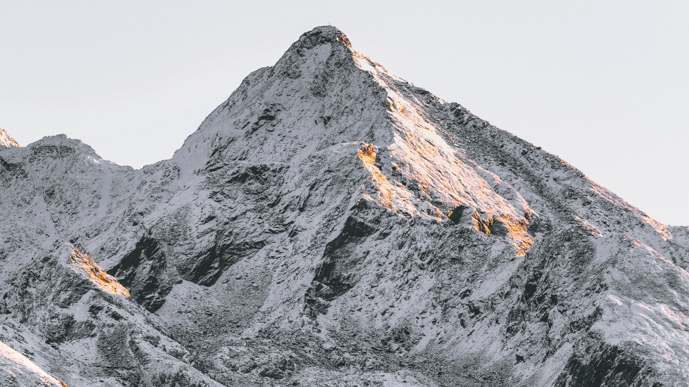 Обои гора, горный хребет, горный рельеф, рок, хребет в разрешении 1366x768