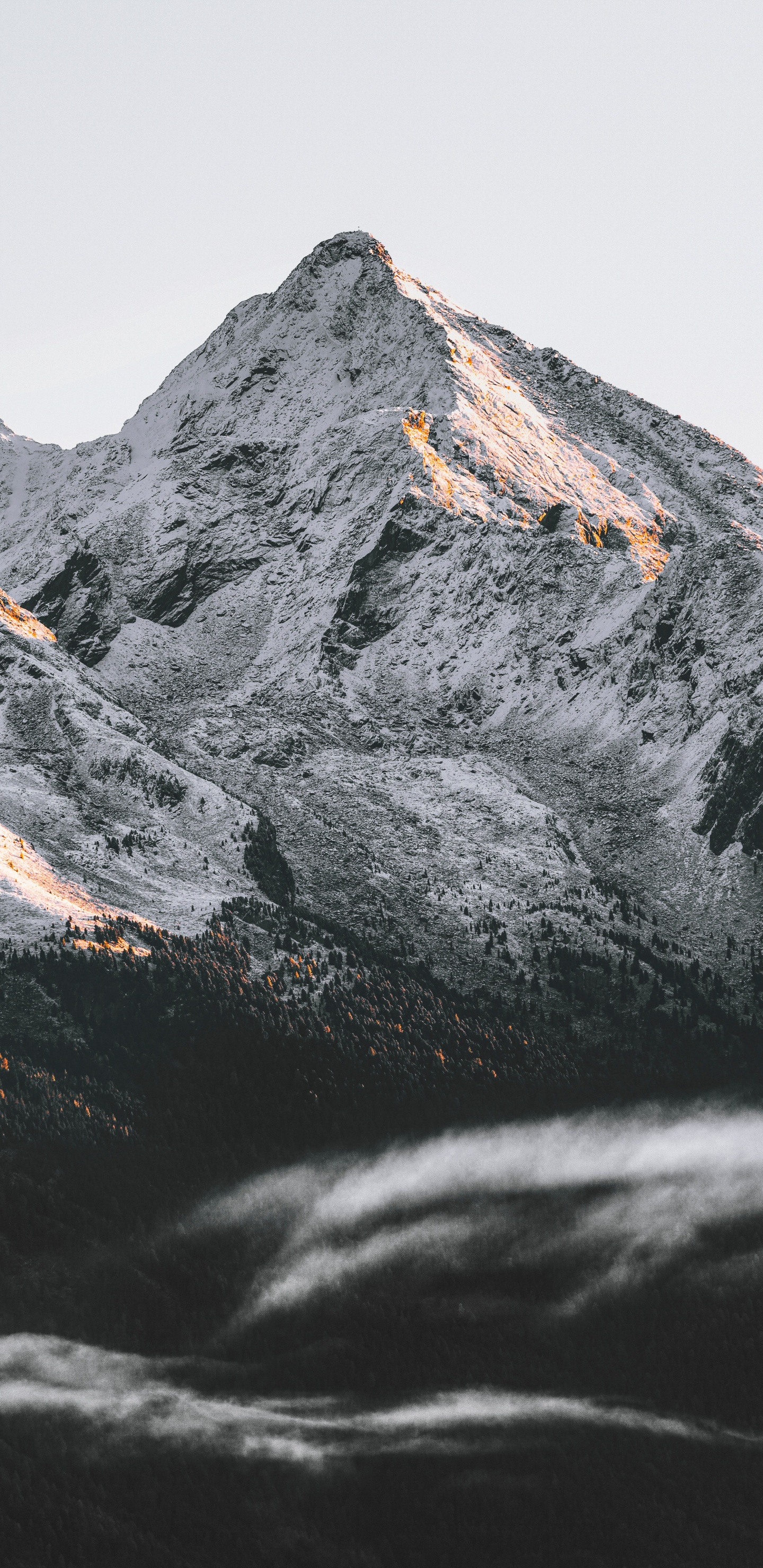 Обои гора, горный хребет, горный рельеф, рок, хребет в разрешении 1440x2960