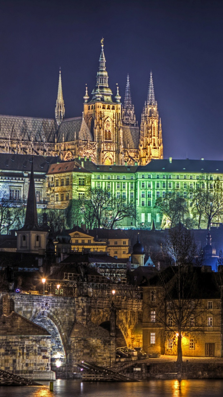 Обои ночь, ориентир, город, метрополия, городской район в разрешении 720x1280