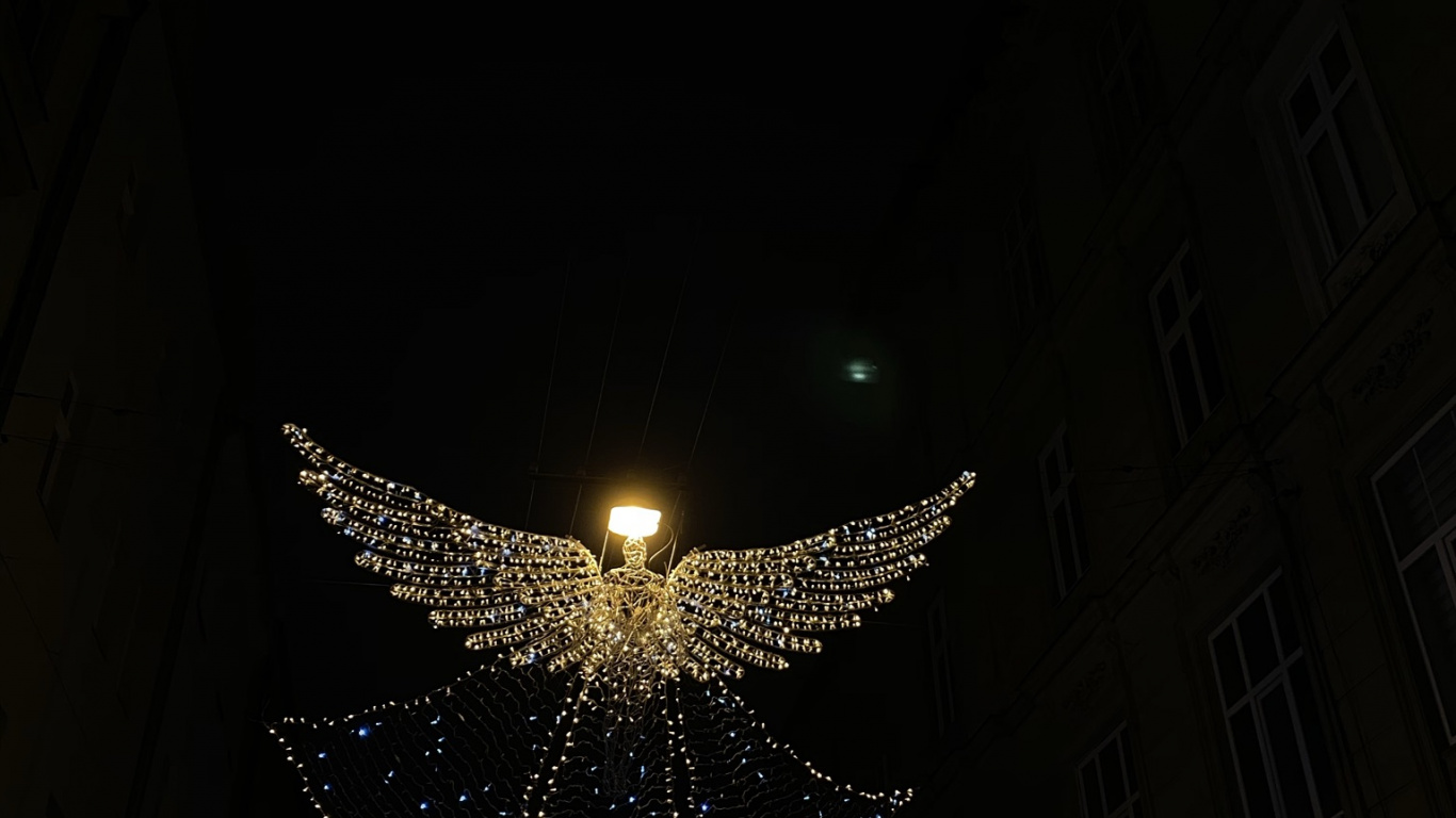 Обои ночь, осветительная арматура, уличный фонарь, физика, наука в разрешении 1366x768