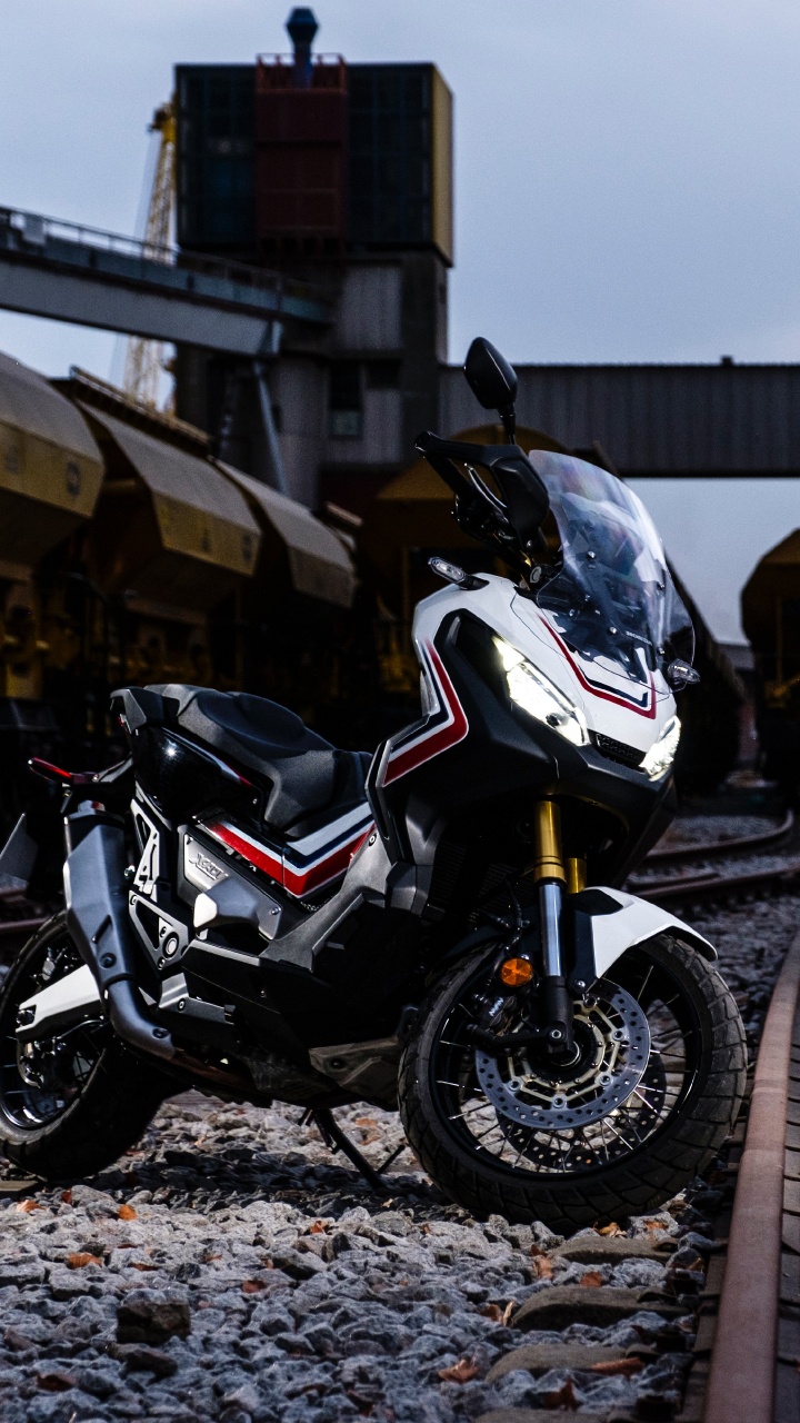 Обои мотоцикл, велосипед, транспорт, трек, автомобильные запчасти в разрешении 720x1280