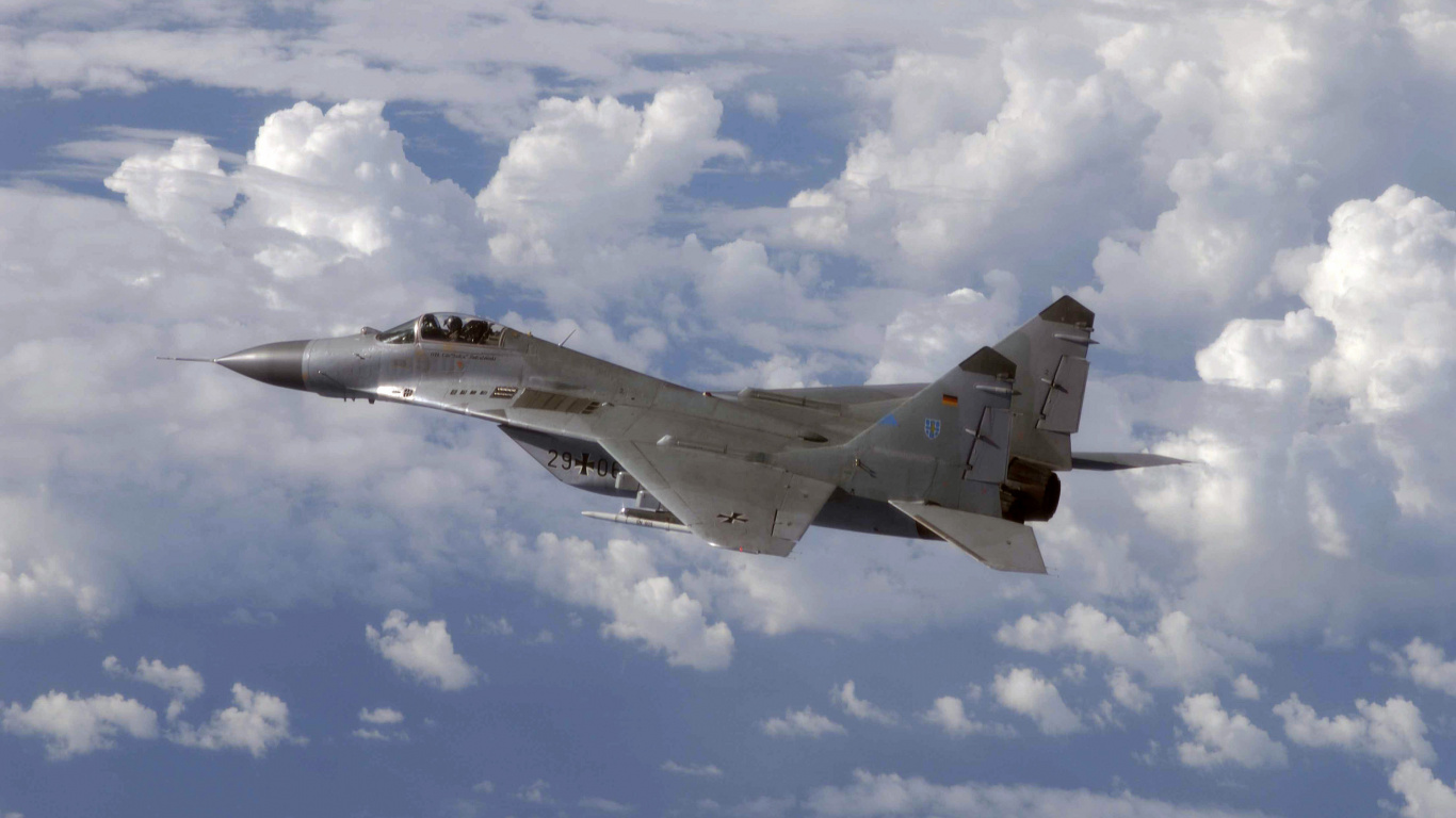 Обои самолеты, самолет, военный самолет, воздушные силы, реактивный самолет в разрешении 1366x768