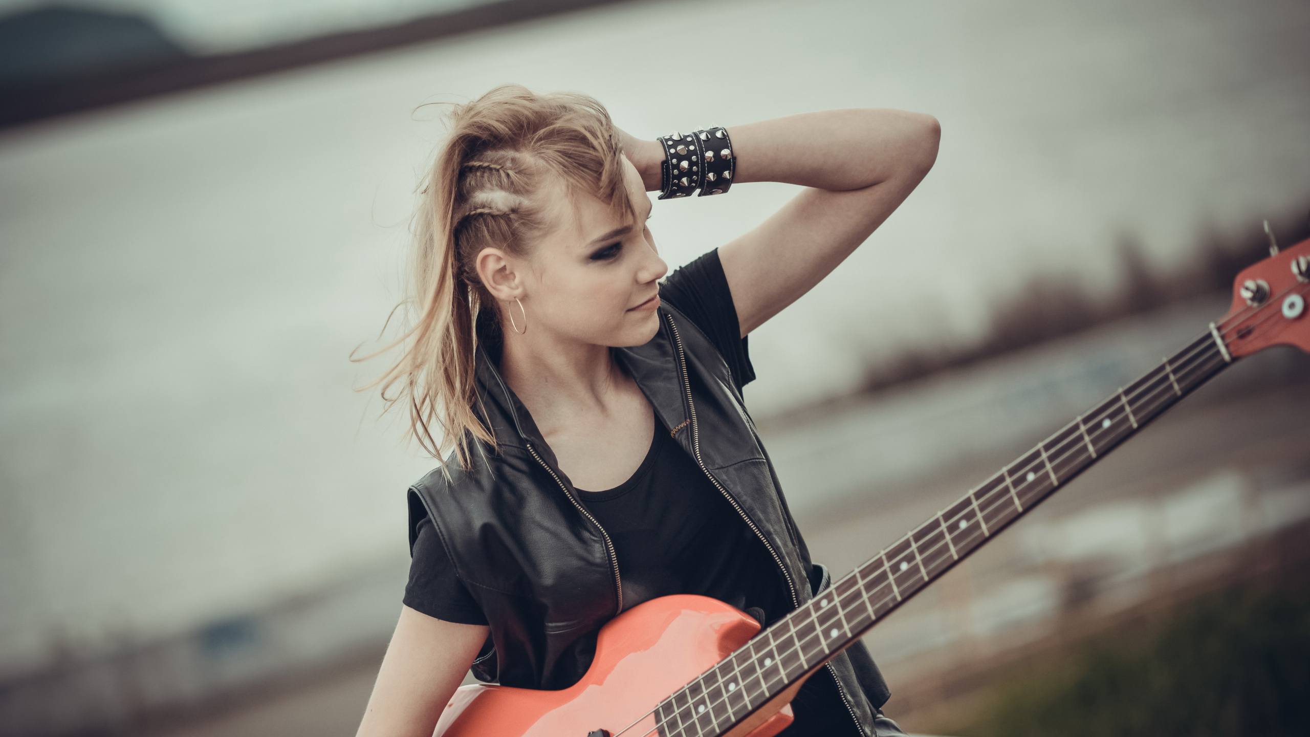 Обои гитара, гитарист, музыкальный инструмент, музыкант, щипковые струнные инструменты в разрешении 2560x1440