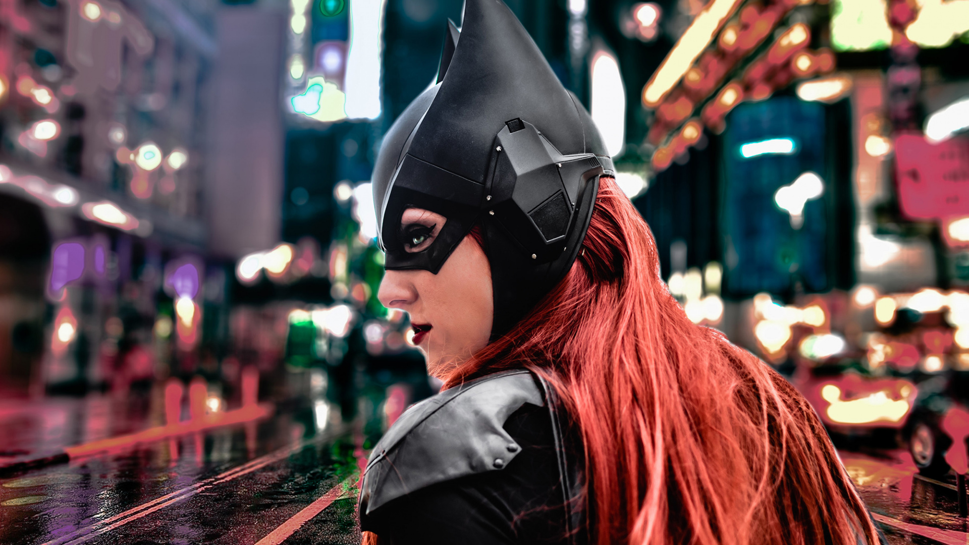 Обои Бэтмен, супергерой, костюм, косплей, верхняя одежда в разрешении 1920x1080