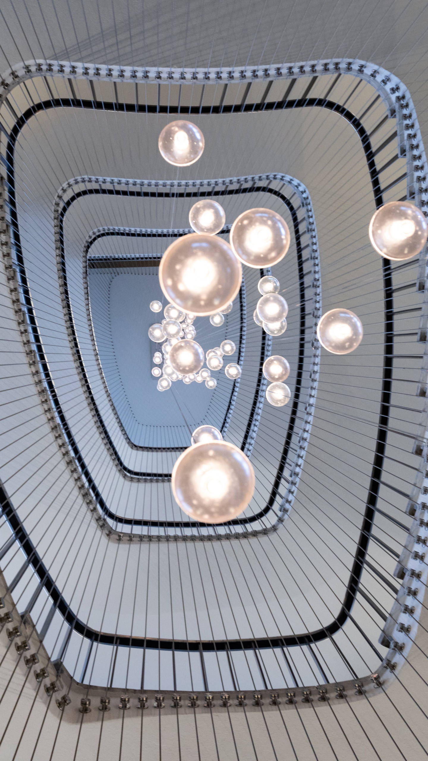 Обои жемчужина, модный аксессуар, ювелирные изделия, металл, прямоугольник в разрешении 1440x2560