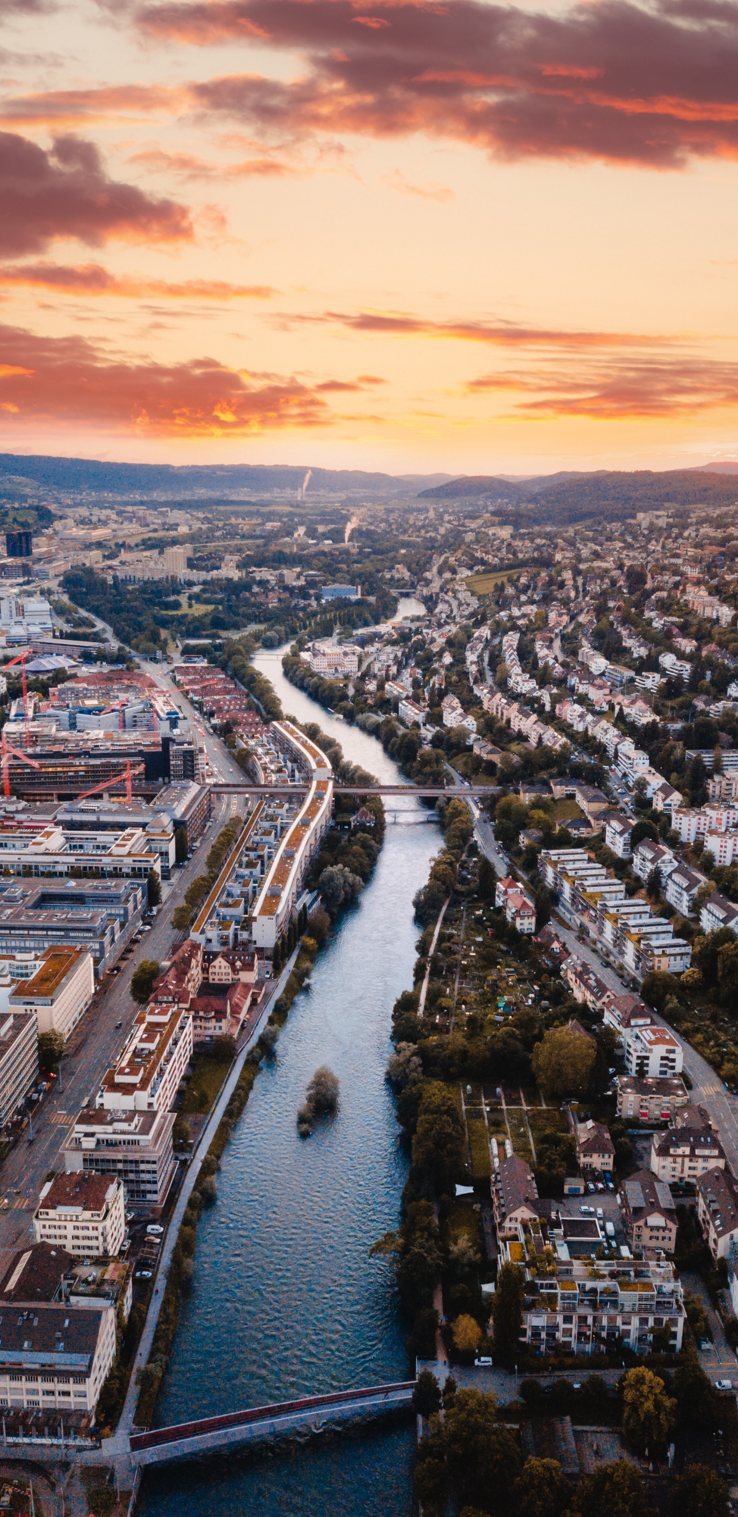 Обои небо, водный путь, городской район, городской пейзаж, вода в разрешении 1440x2960