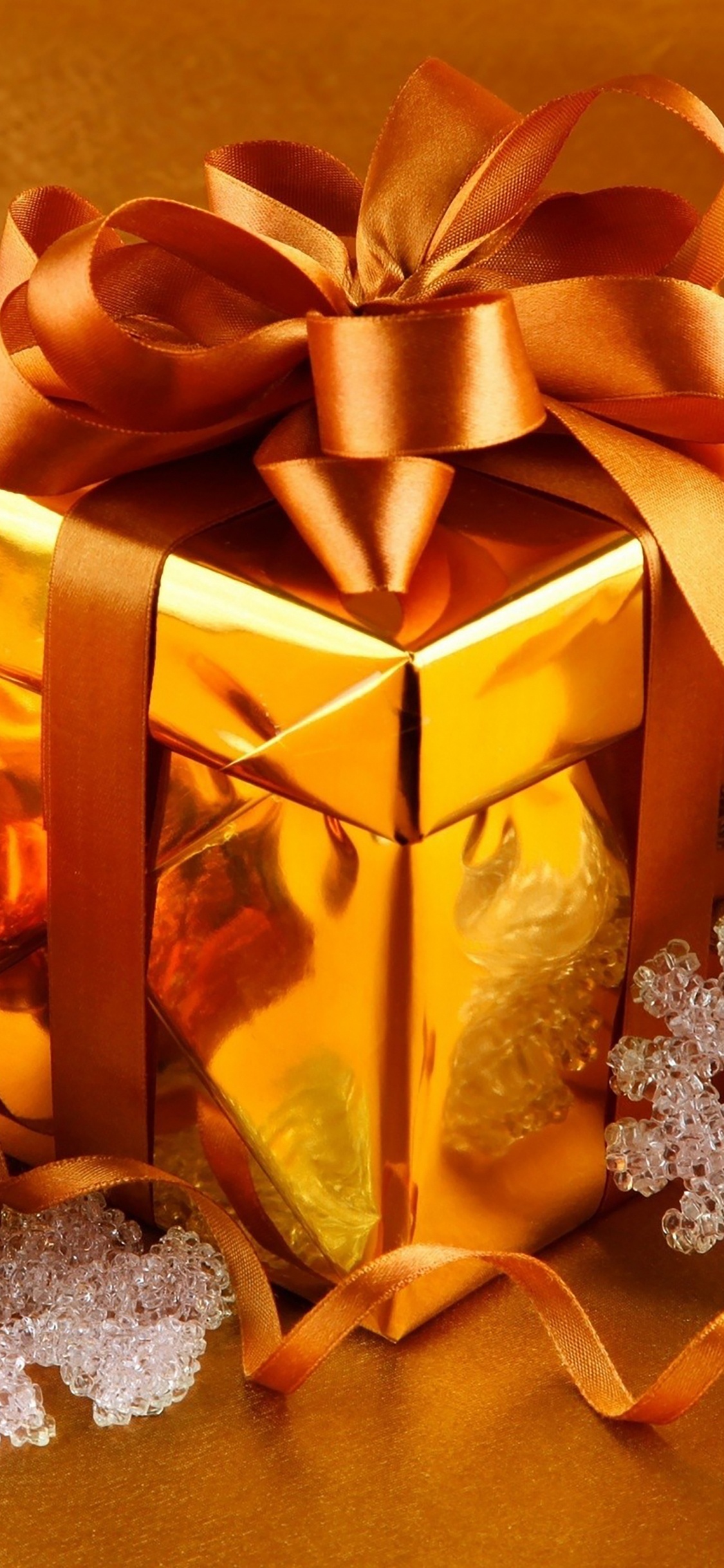 Обои Рождественский день, рождественский орнамент, настоящее время, Рождественские украшения, подарочная упаковка в разрешении 1125x2436