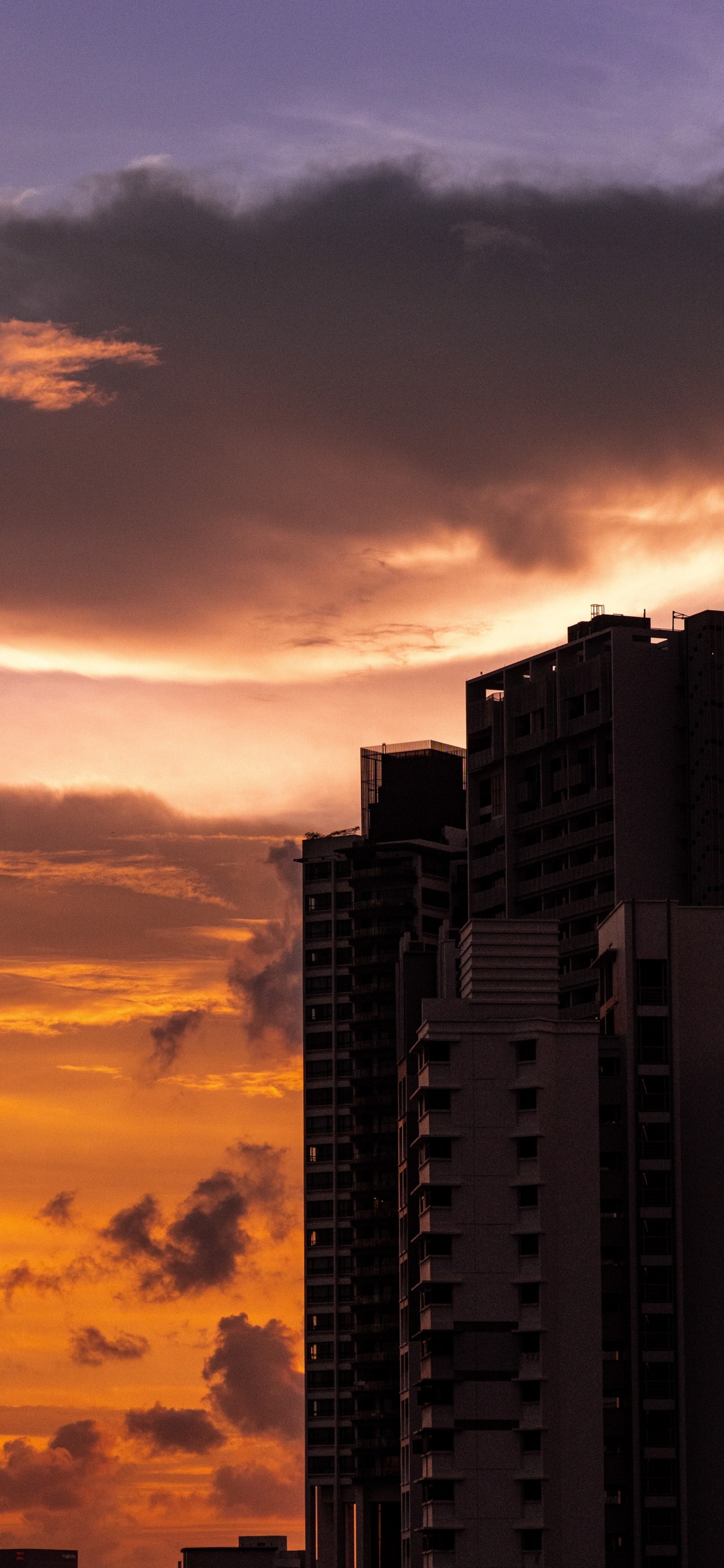 Обои небоскреб, облако, здание, атмосфера, Оранжевый цвет в разрешении 1242x2688