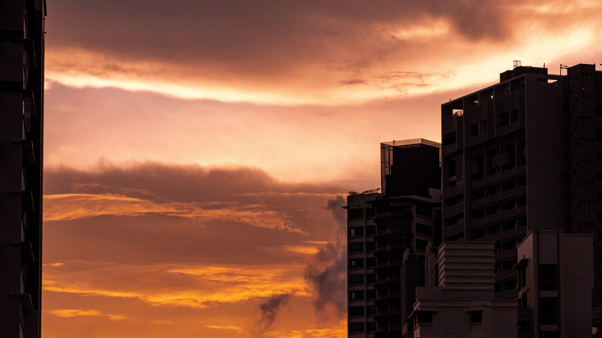 Обои небоскреб, облако, здание, атмосфера, Оранжевый цвет в разрешении 1920x1080