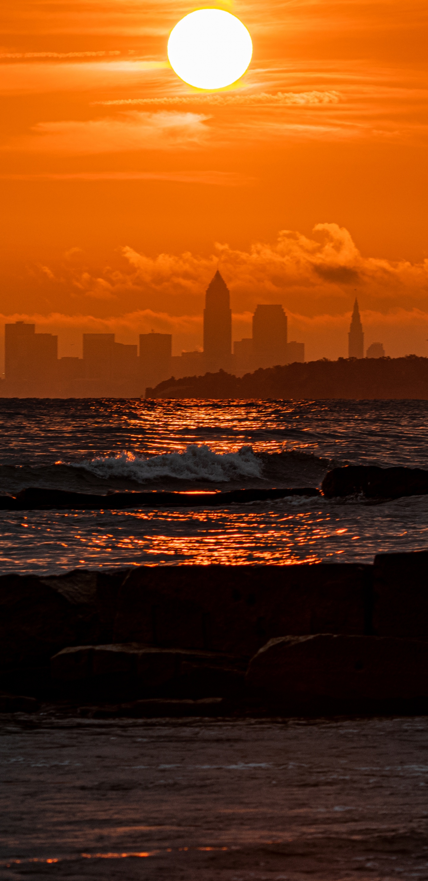 Обои закат, горизонт, послесвечение, море, восход солнца в разрешении 1440x2960