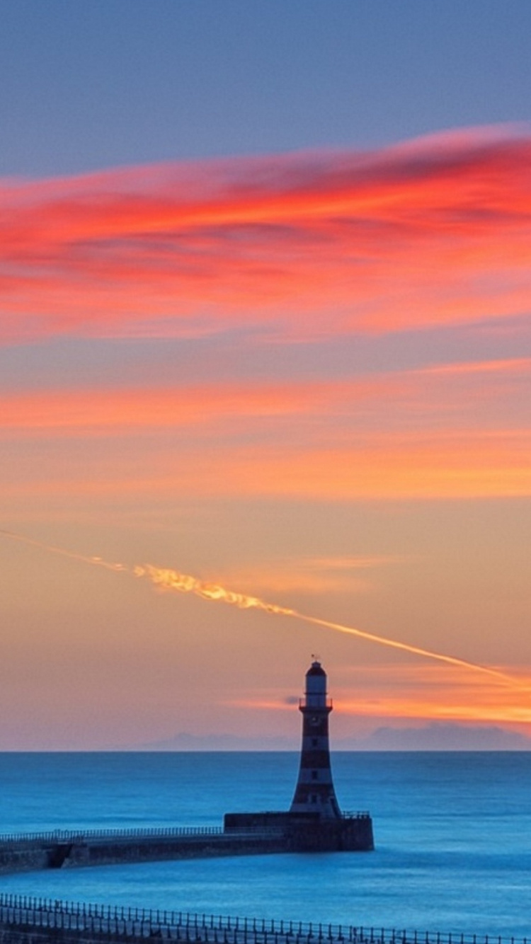 Обои облако, вода, Маяк, атмосфера, послесвечение в разрешении 750x1334