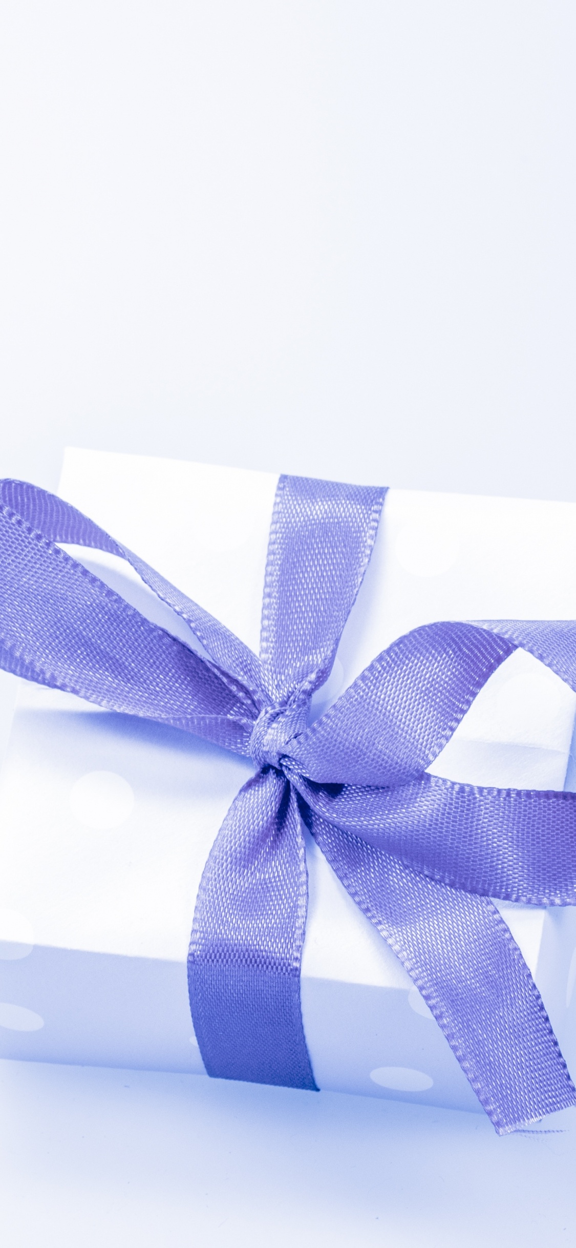 Обои подарок, подарочная карта, подарочная упаковка, лента, синий в разрешении 1125x2436