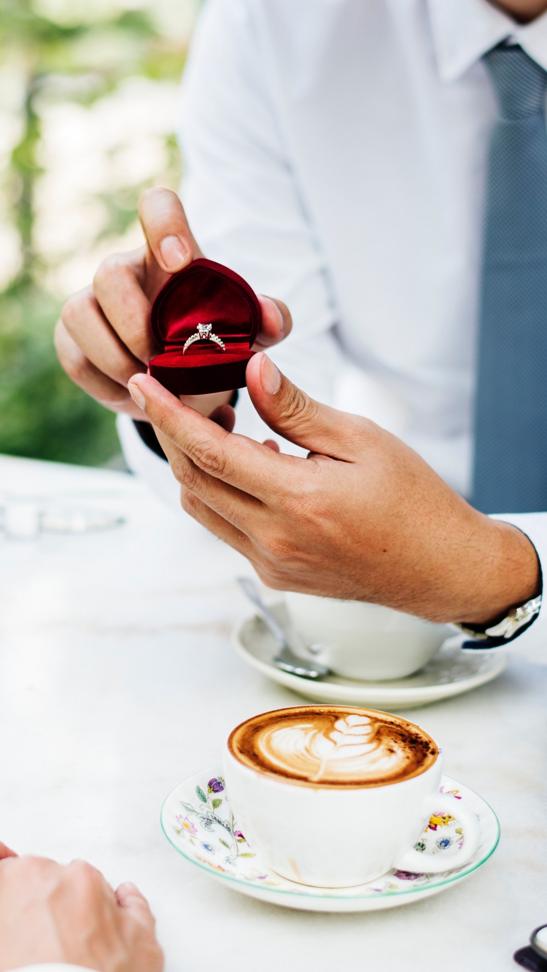 Обои брак, таблица, половинка, любовь, молодой человек в разрешении 1080x1920