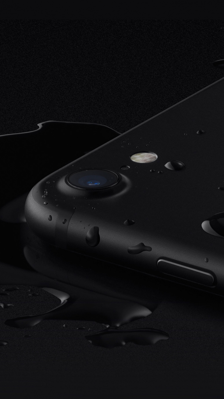 Обои apple, смартфон, черный, падение, вода в разрешении 750x1334