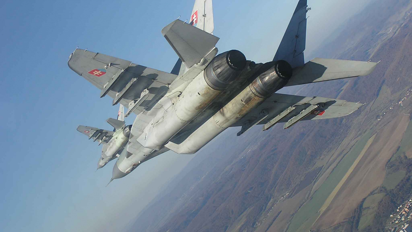 Обои военный самолет, самолет, самолеты, воздушные силы, истребительная авиация в разрешении 1366x768