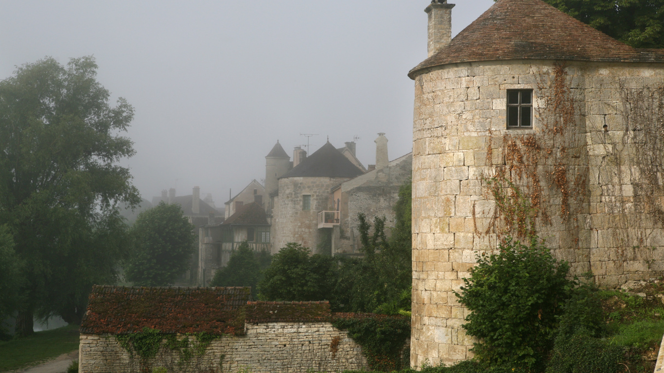 Обои стена, здание, дерево, имущество, замок в разрешении 1366x768