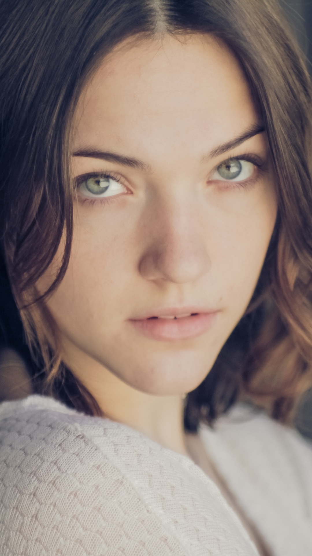 Обои Виолетт Бин, Флэш, Джесси Чемберс, актер, волосы в разрешении 1080x1920