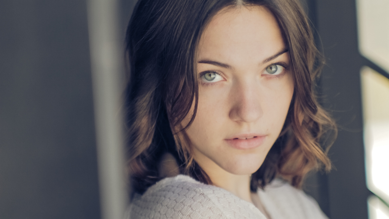 Обои Виолетт Бин, Флэш, Джесси Чемберс, актер, волосы в разрешении 1366x768