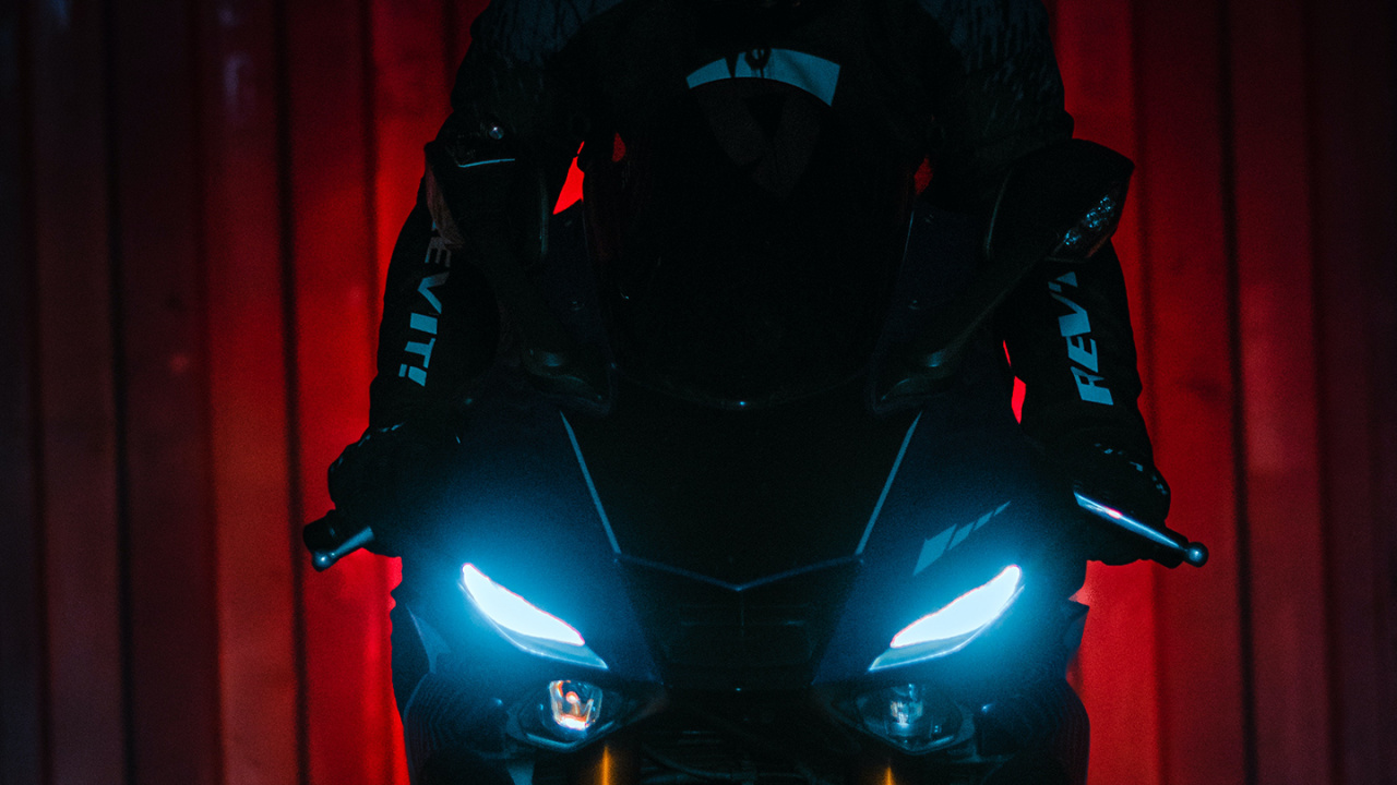 Обои темнота, наука, физика, шина, автомобильное освещение в разрешении 1280x720