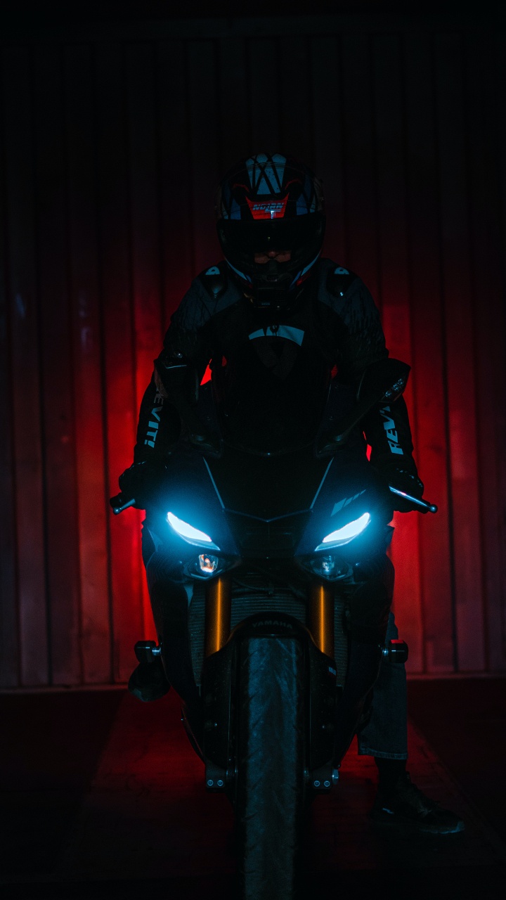 Обои темнота, наука, физика, шина, автомобильное освещение в разрешении 720x1280