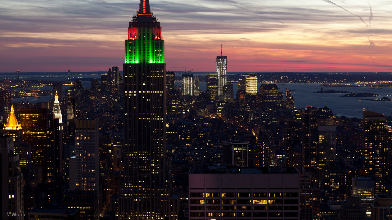 Обои Эмпайр Стейт Билдинг, небоскреб, город, городской пейзаж, городской район в разрешении 1366x768