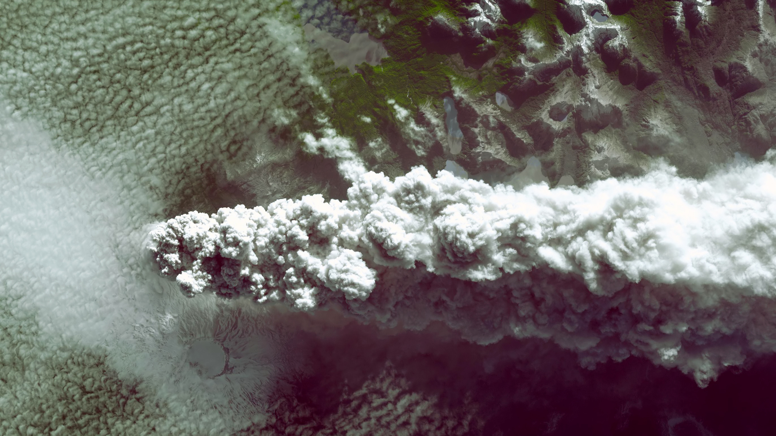 Обои вулкан, земля, вода, замораживание, зима в разрешении 2560x1440