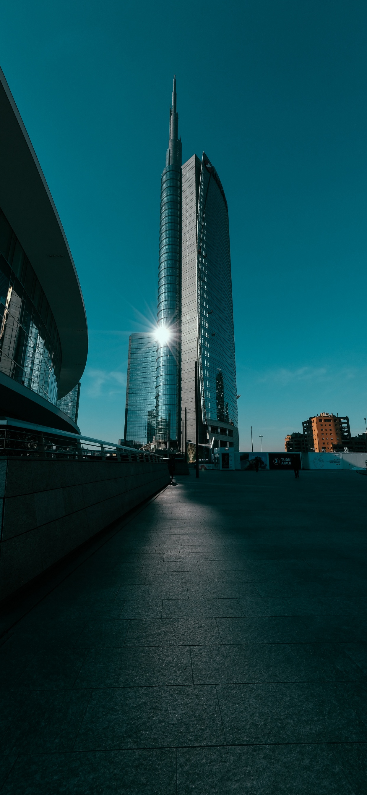 Обои архитектура, небоскреб, здание, синий, город в разрешении 1242x2688