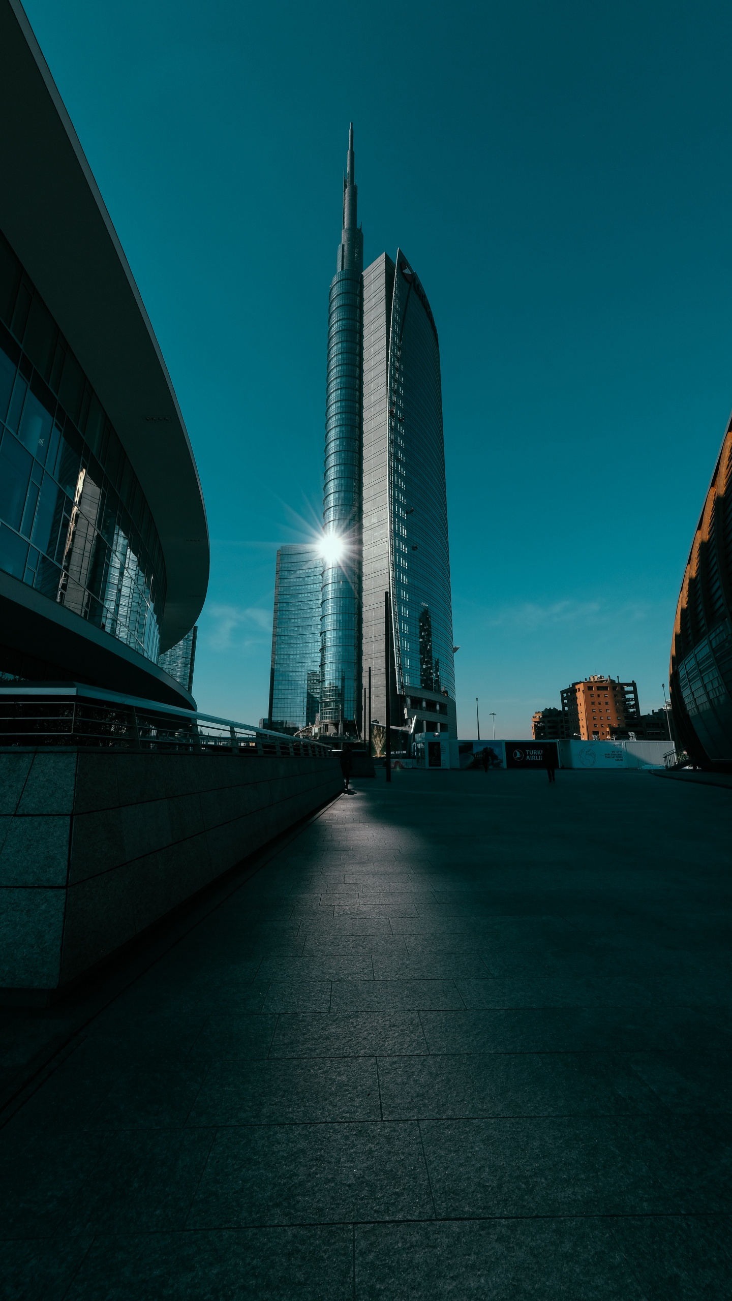 Обои архитектура, небоскреб, здание, синий, город в разрешении 1440x2560