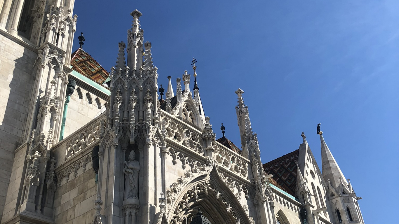 Обои ориентир, готическая архитектура, Перечисленное здание, собор, шпиль в разрешении 1366x768