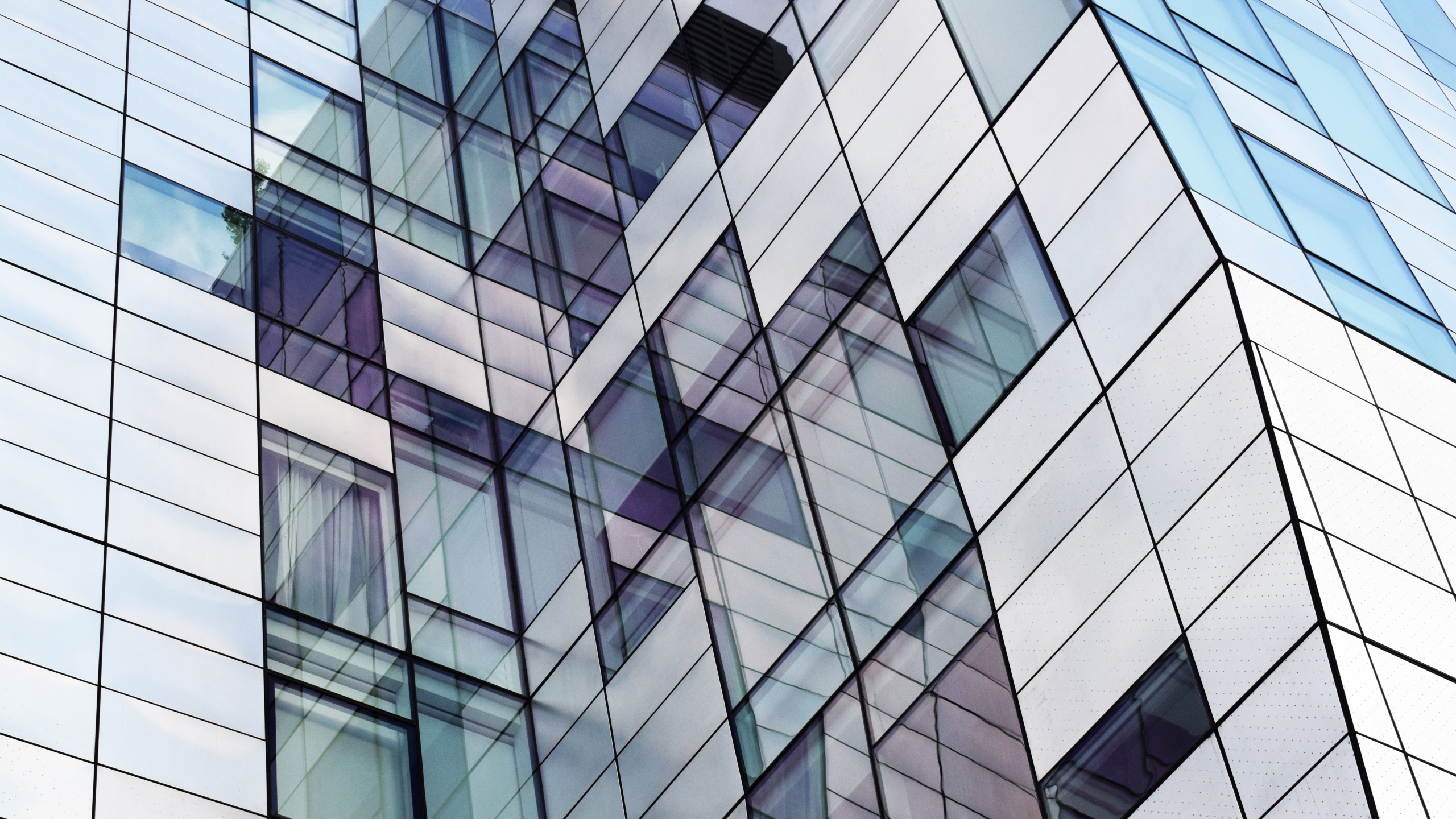 Обои архитектура, дневное время, коммерческое здание, здание, стекло в разрешении 2560x1440