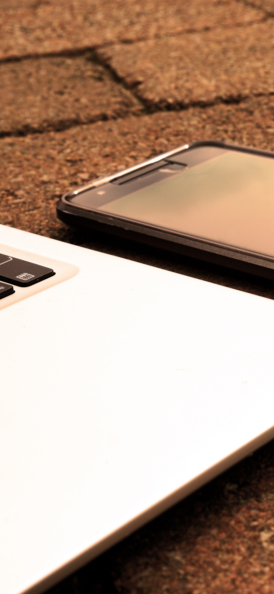 Обои смартфон, гаджет, коммуникационное устройство, портативное устройство коммуникации, электронное устройство в разрешении 1125x2436