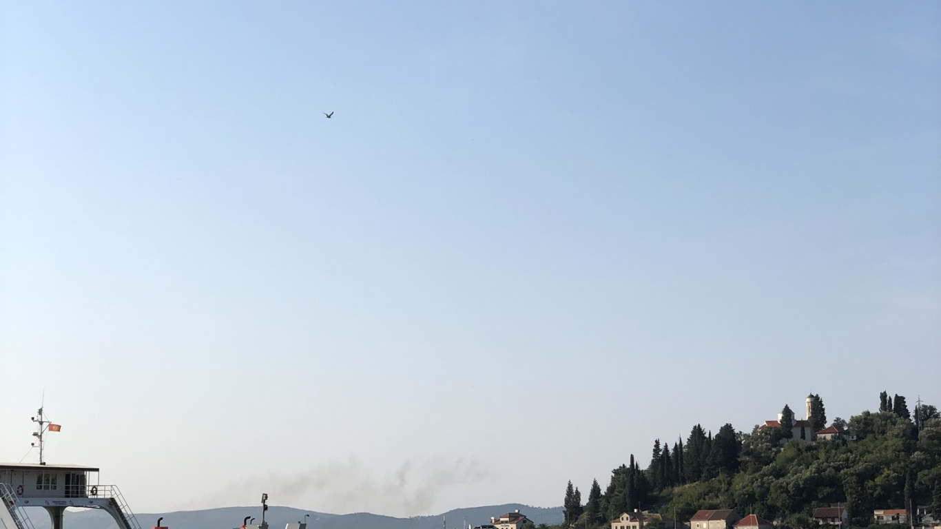 Обои водный путь, вода, судно, лодка, Банк в разрешении 1366x768