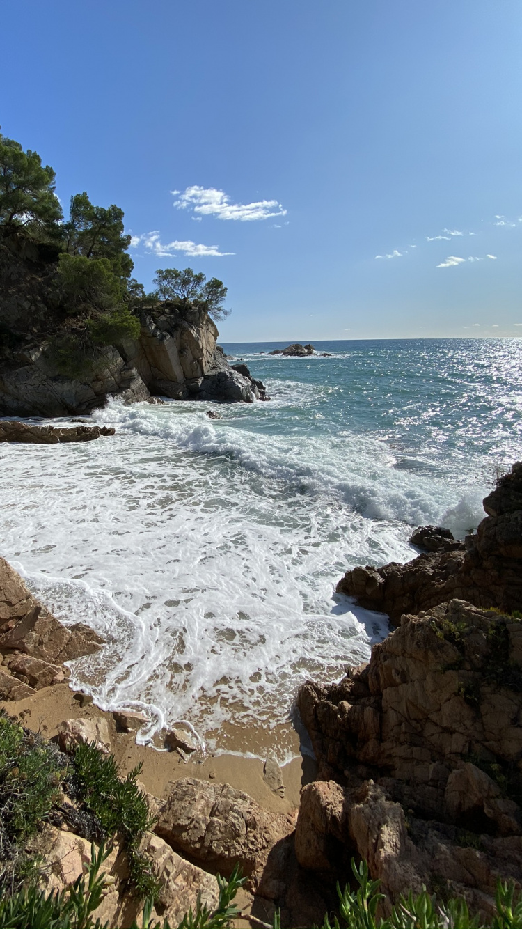 Обои побережье, вода, водоем, берег, природный ландшафт в разрешении 750x1334