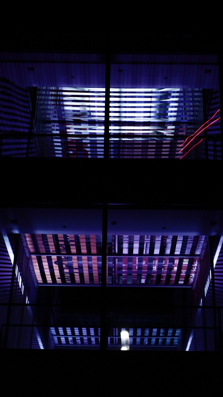 Обои архитектура, синий, свет, пурпур, освещение в разрешении 720x1280