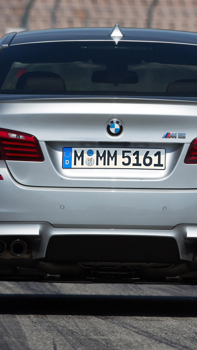 Обои 2015 БМВ М5, авто, bmw, представительский автомобиль, бампер в разрешении 750x1334