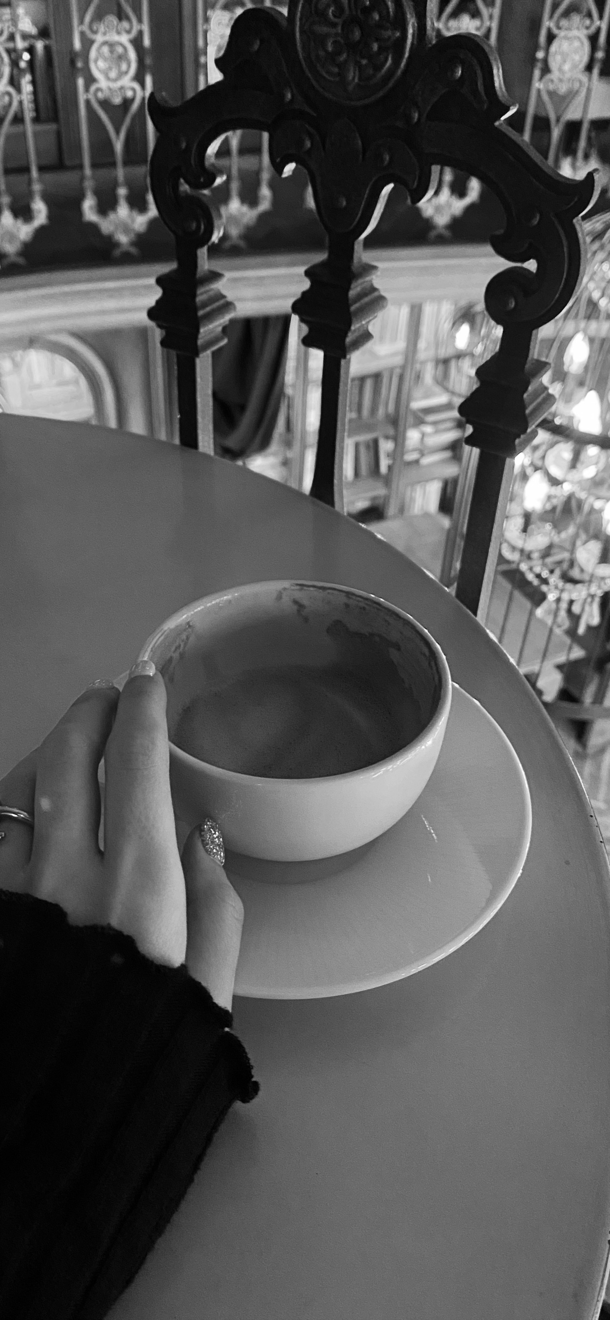 Обои черный и белый, кофейная чашка, serveware, чашка, посуда в разрешении 1242x2688