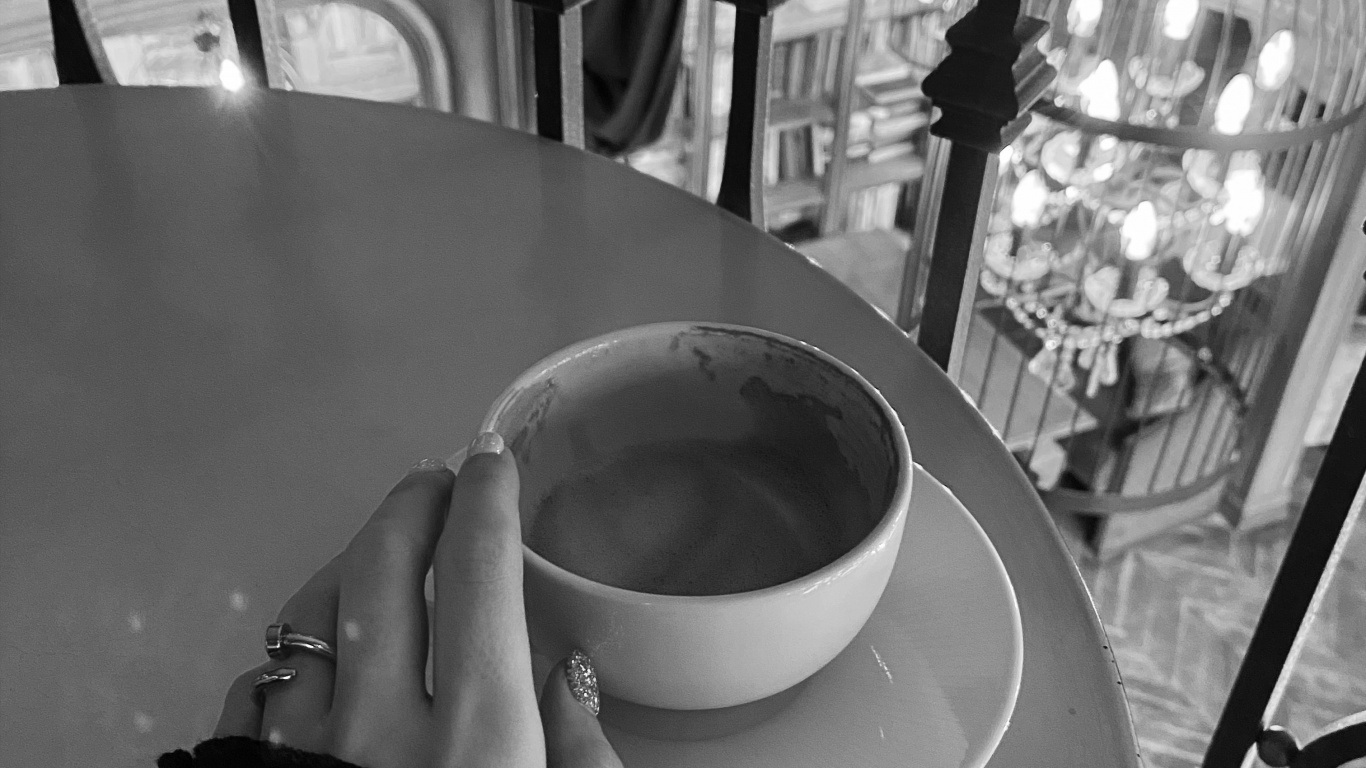 Обои черный и белый, кофейная чашка, serveware, чашка, посуда в разрешении 1366x768