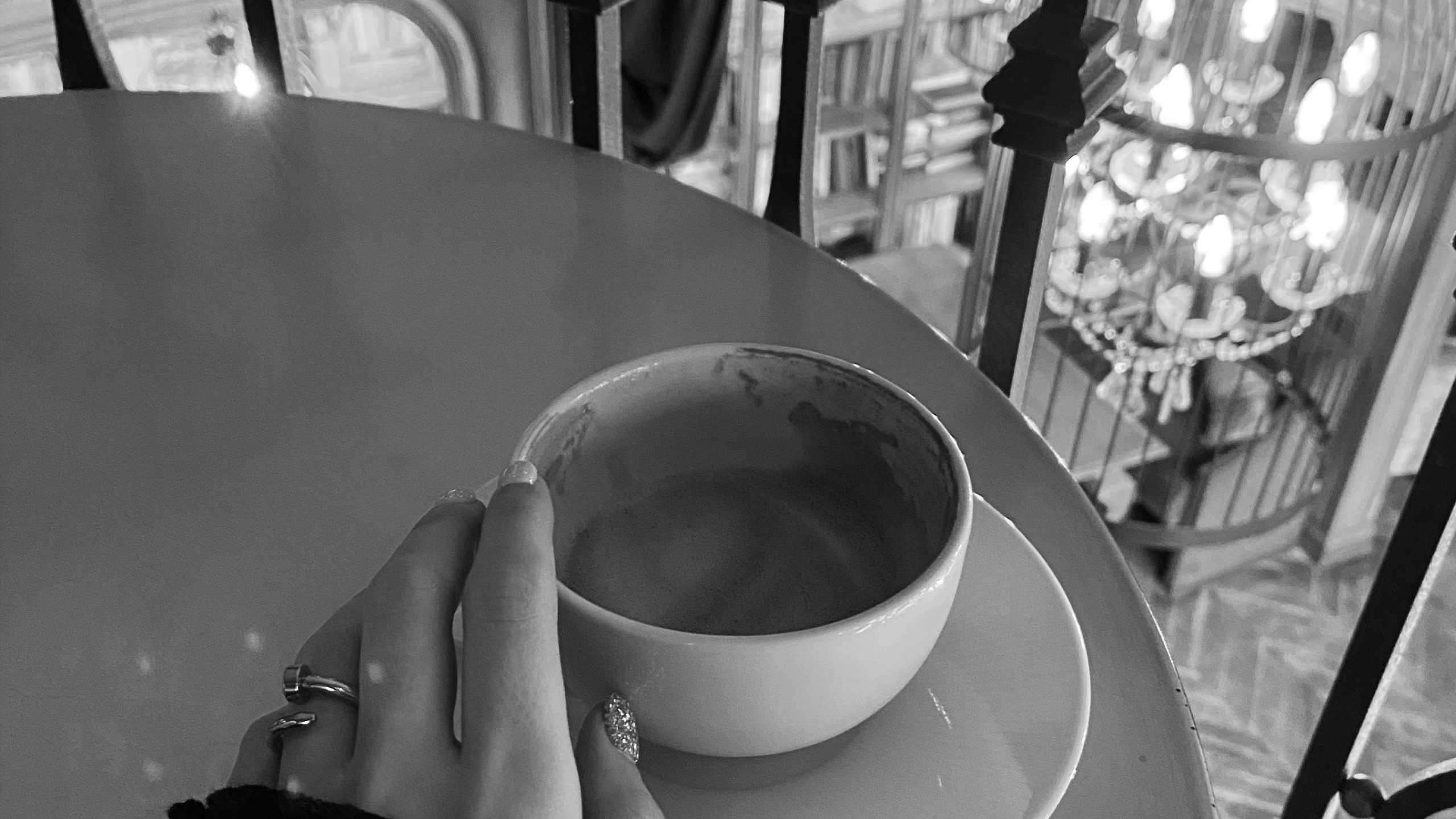 Обои черный и белый, кофейная чашка, serveware, чашка, посуда в разрешении 2560x1440