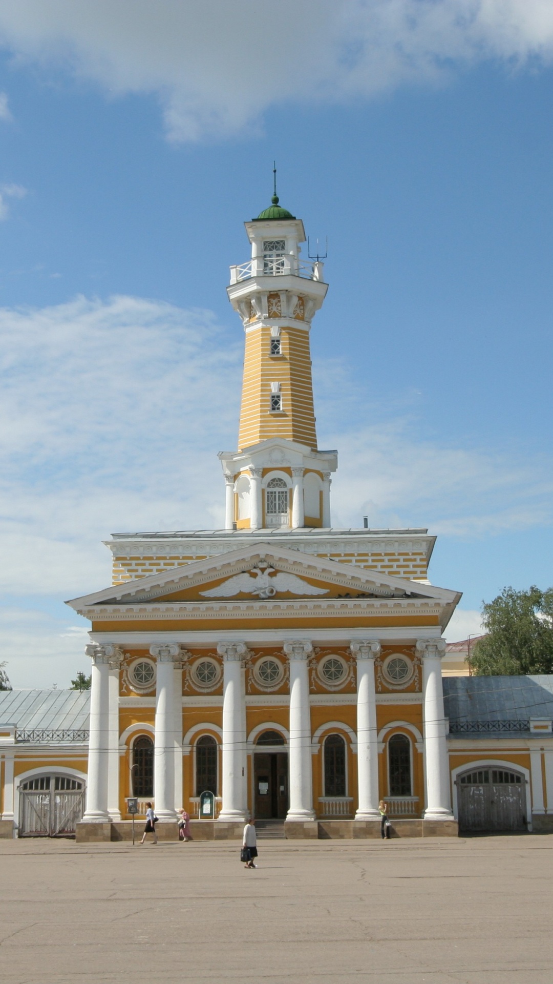 Обои пожарно-наблюдательная вышка, город, ориентир, городская площадь, памятник в разрешении 1080x1920