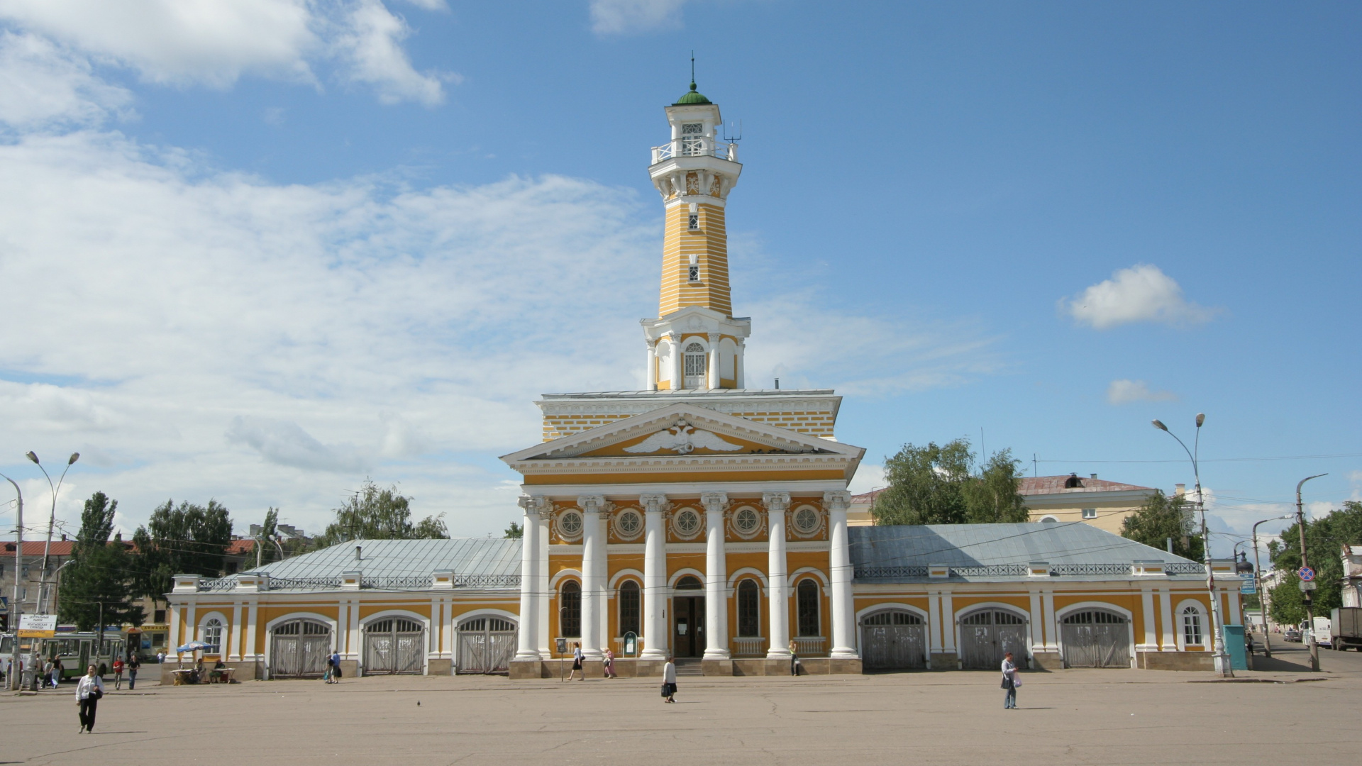 Обои пожарно-наблюдательная вышка, город, ориентир, городская площадь, памятник в разрешении 1920x1080