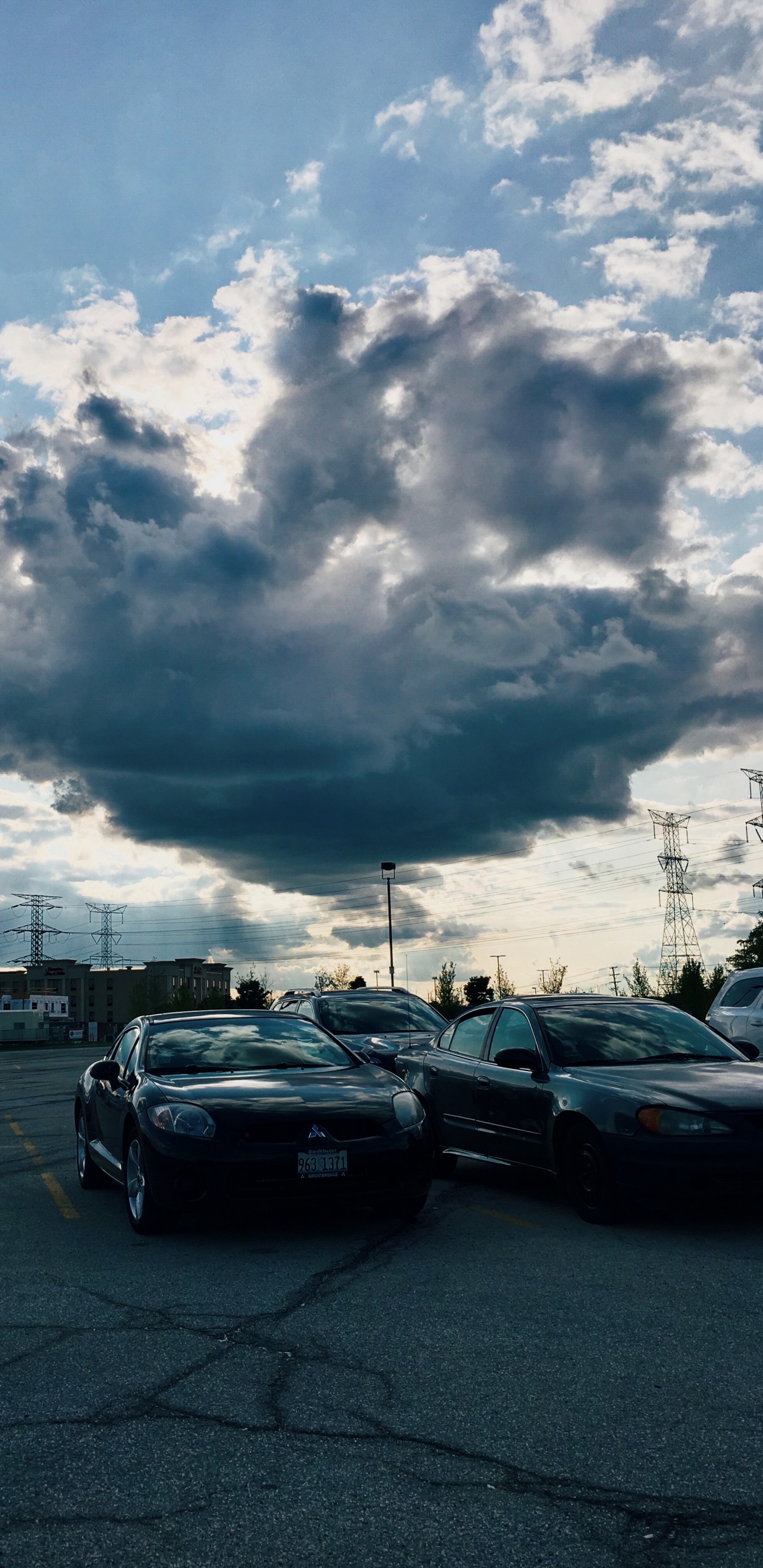 Обои облако, дневное время, утро, авто, стоянка в разрешении 1440x2960