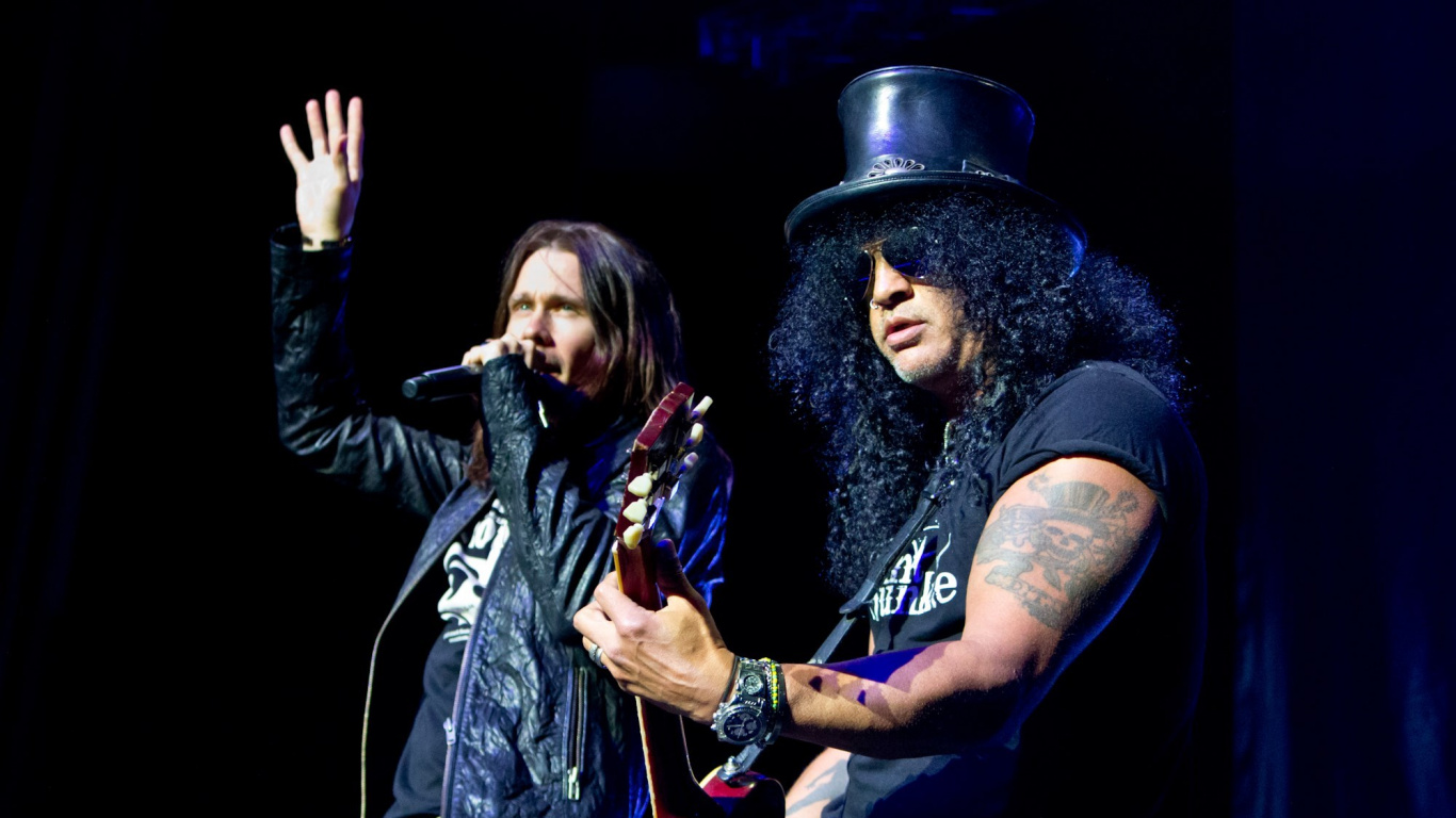 Обои Майлз Кеннеди, Мир в огне, Представление, музыкальный исполнитель, театральное искусство в разрешении 1366x768